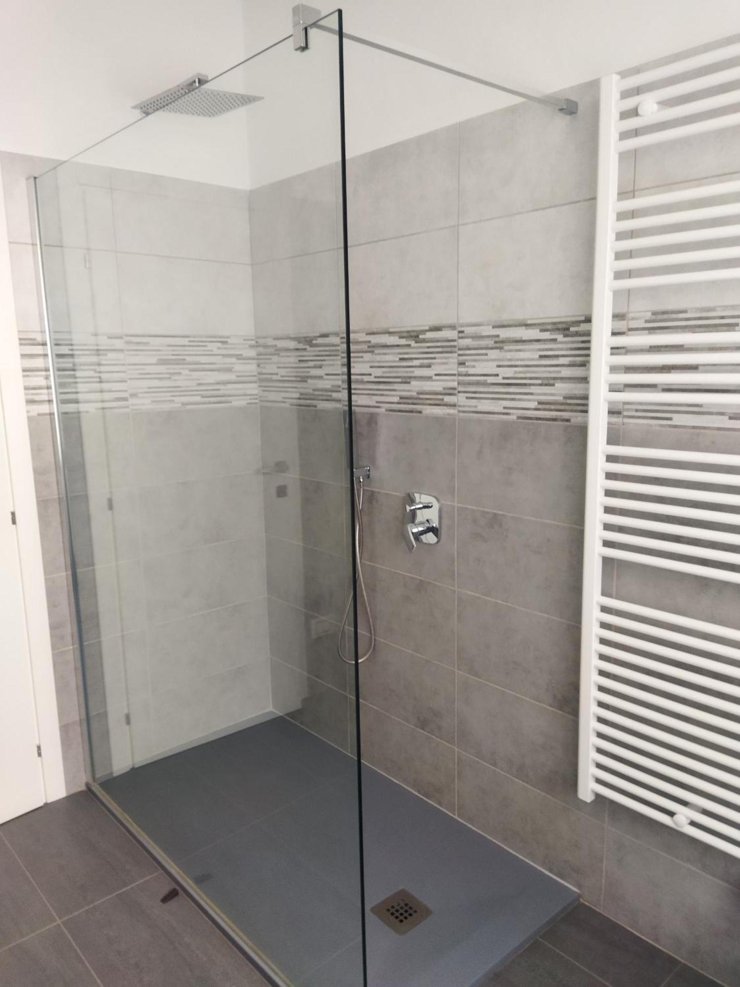 Rose Garden House Wi-Fi Apartment Riva del Garda Bagian luar foto