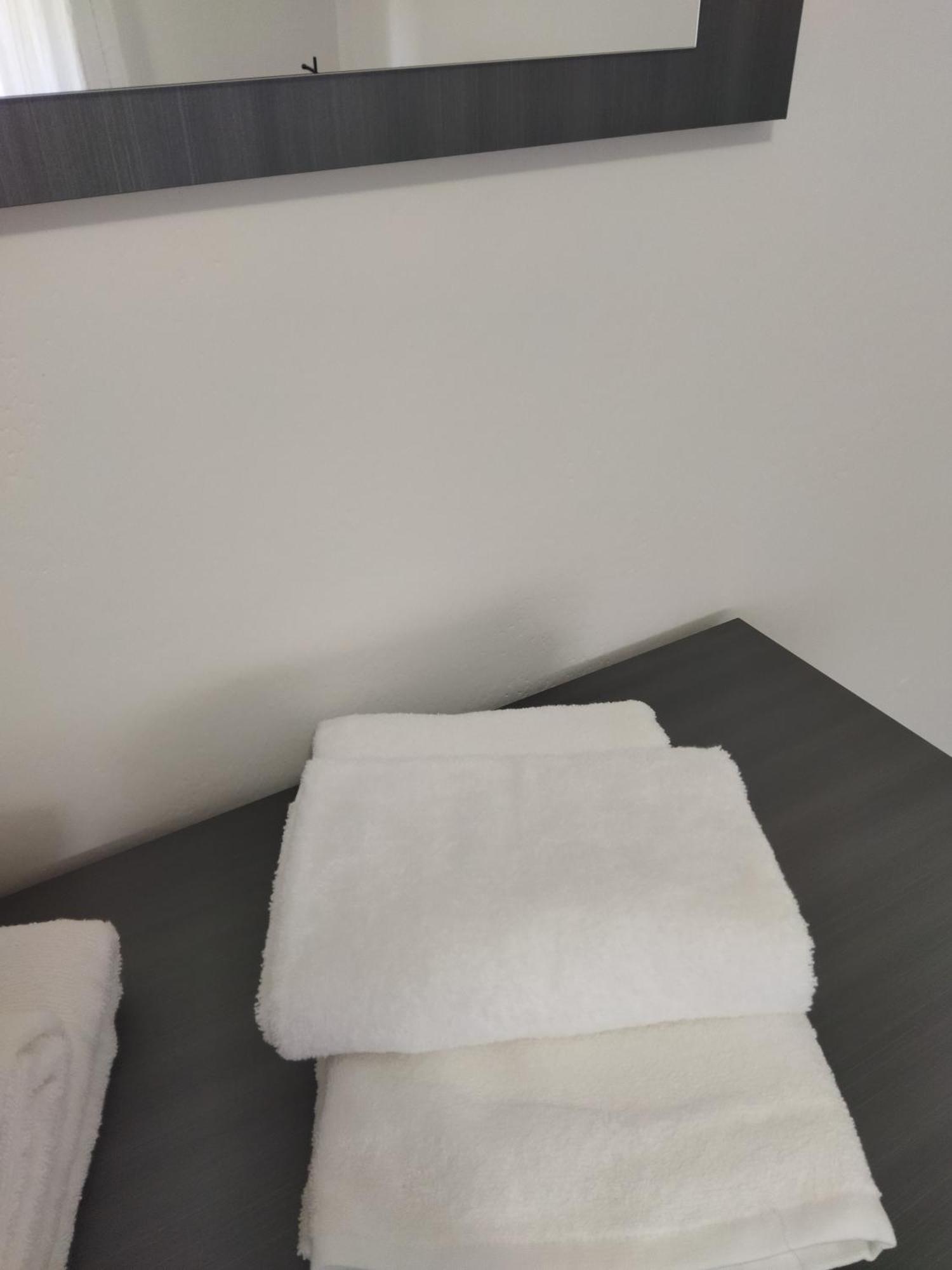 Rose Garden House Wi-Fi Apartment Riva del Garda Bagian luar foto