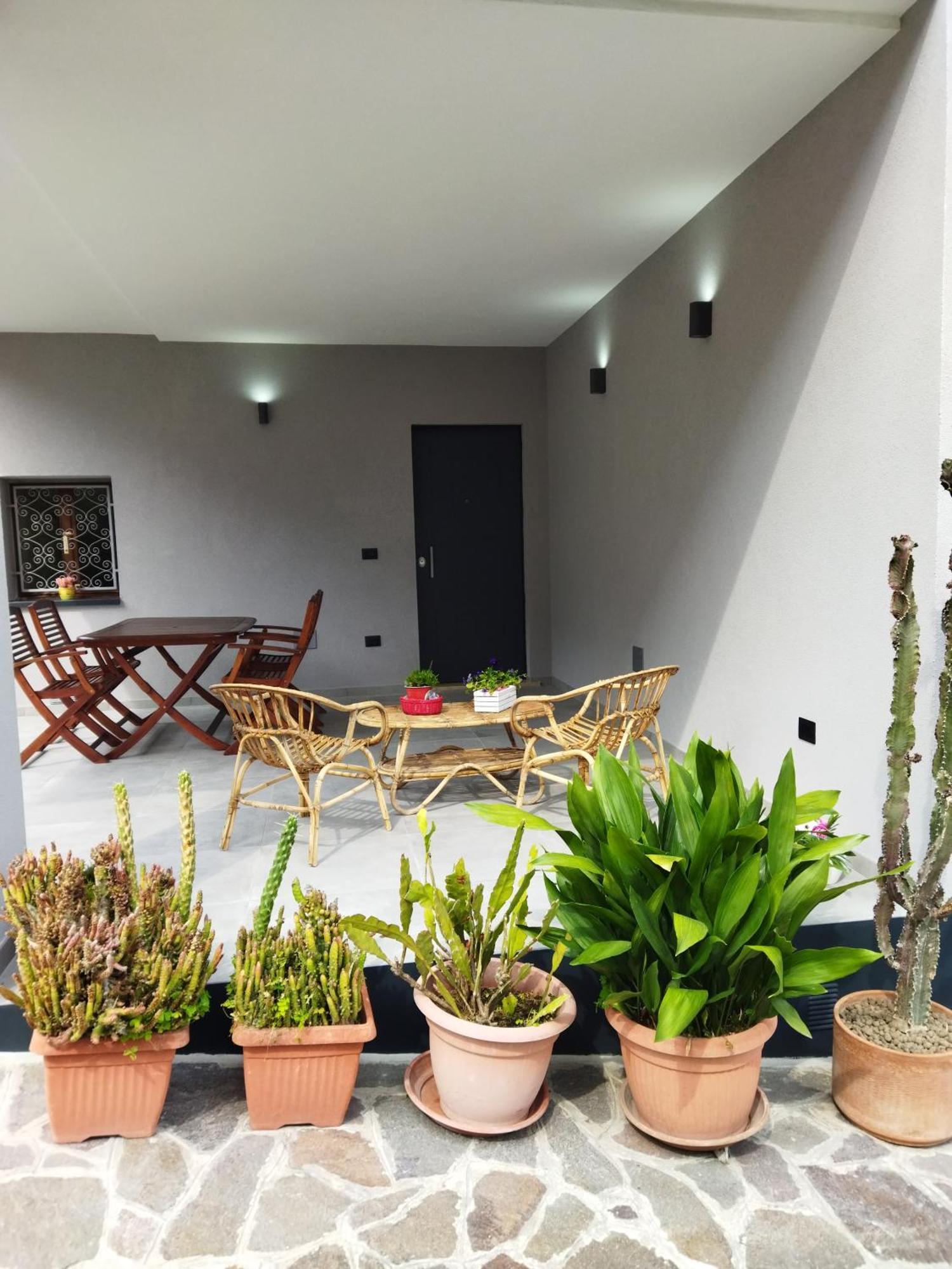 Rose Garden House Wi-Fi Apartment Riva del Garda Bagian luar foto