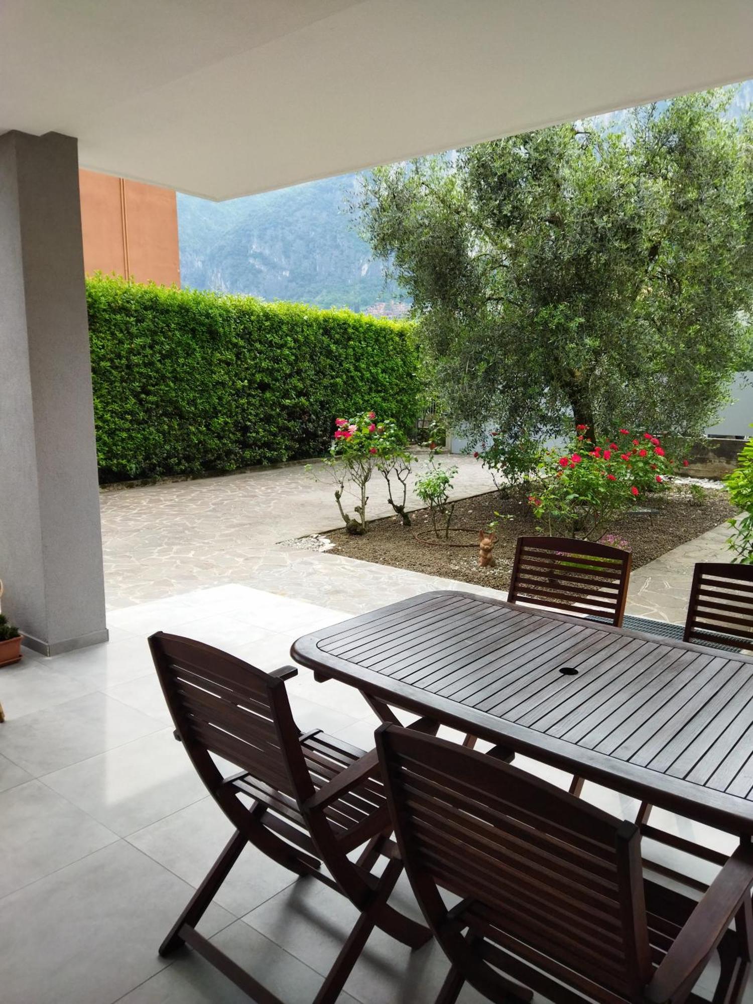 Rose Garden House Wi-Fi Apartment Riva del Garda Bagian luar foto